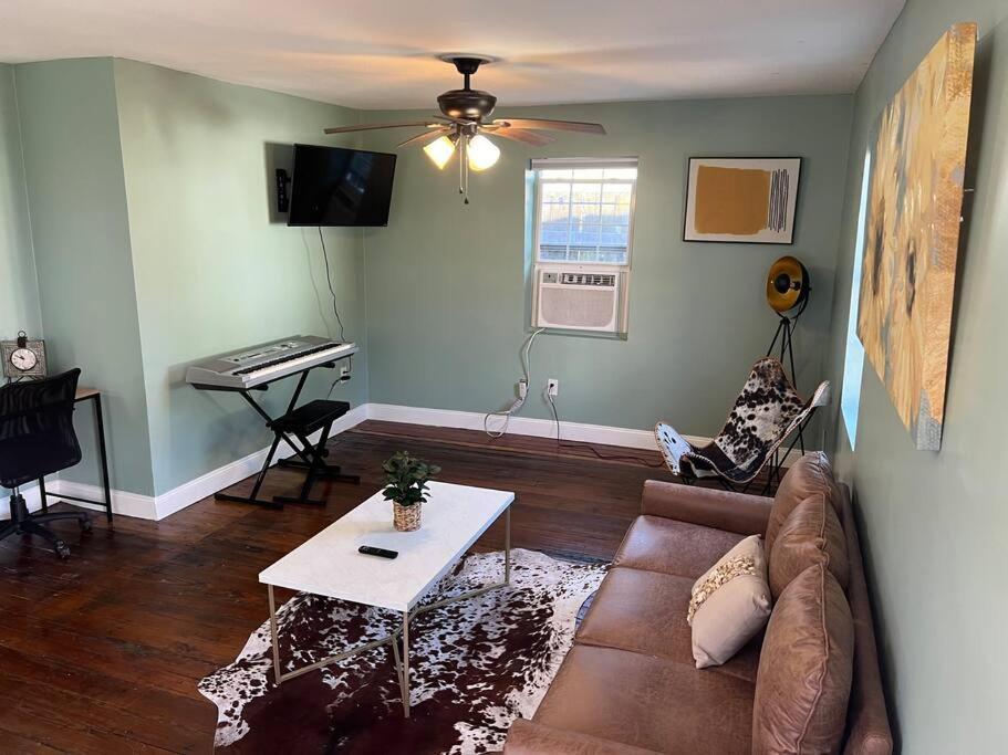 Апартаменты 2 Blocks From French Quarters Новый Орлеан Экстерьер фото